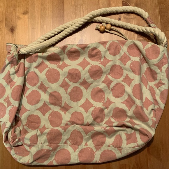 Old Navy Overnight Bag - Picture 1 of 2